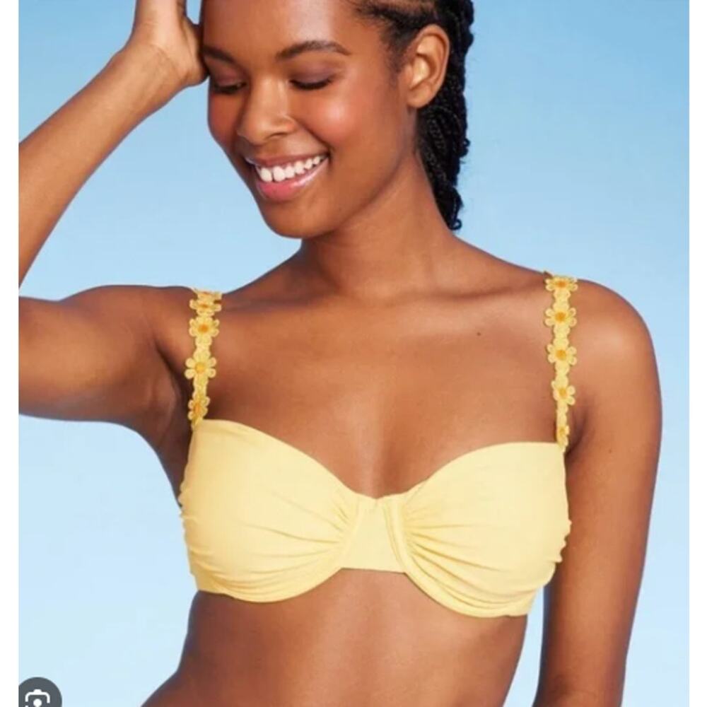 Wild Fable Size Large Yellow w/Embroidered Daisy Strap Underwire Bikini Top-NWT